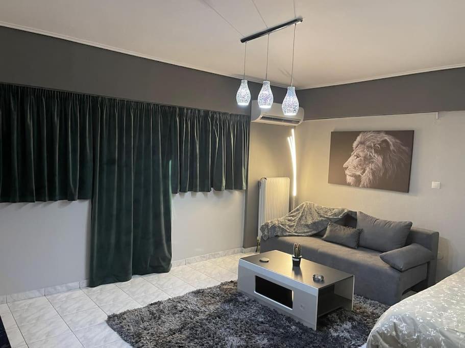 Central Modern Apartment Volos Ngoại thất bức ảnh