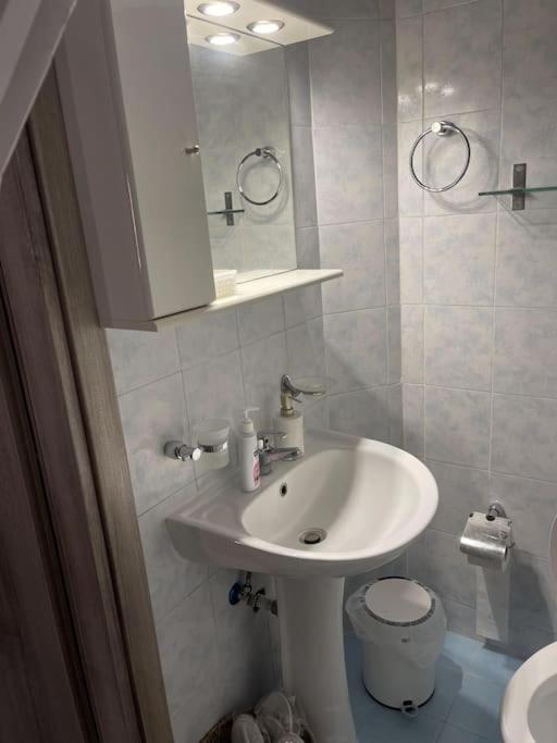Central Modern Apartment Volos Ngoại thất bức ảnh
